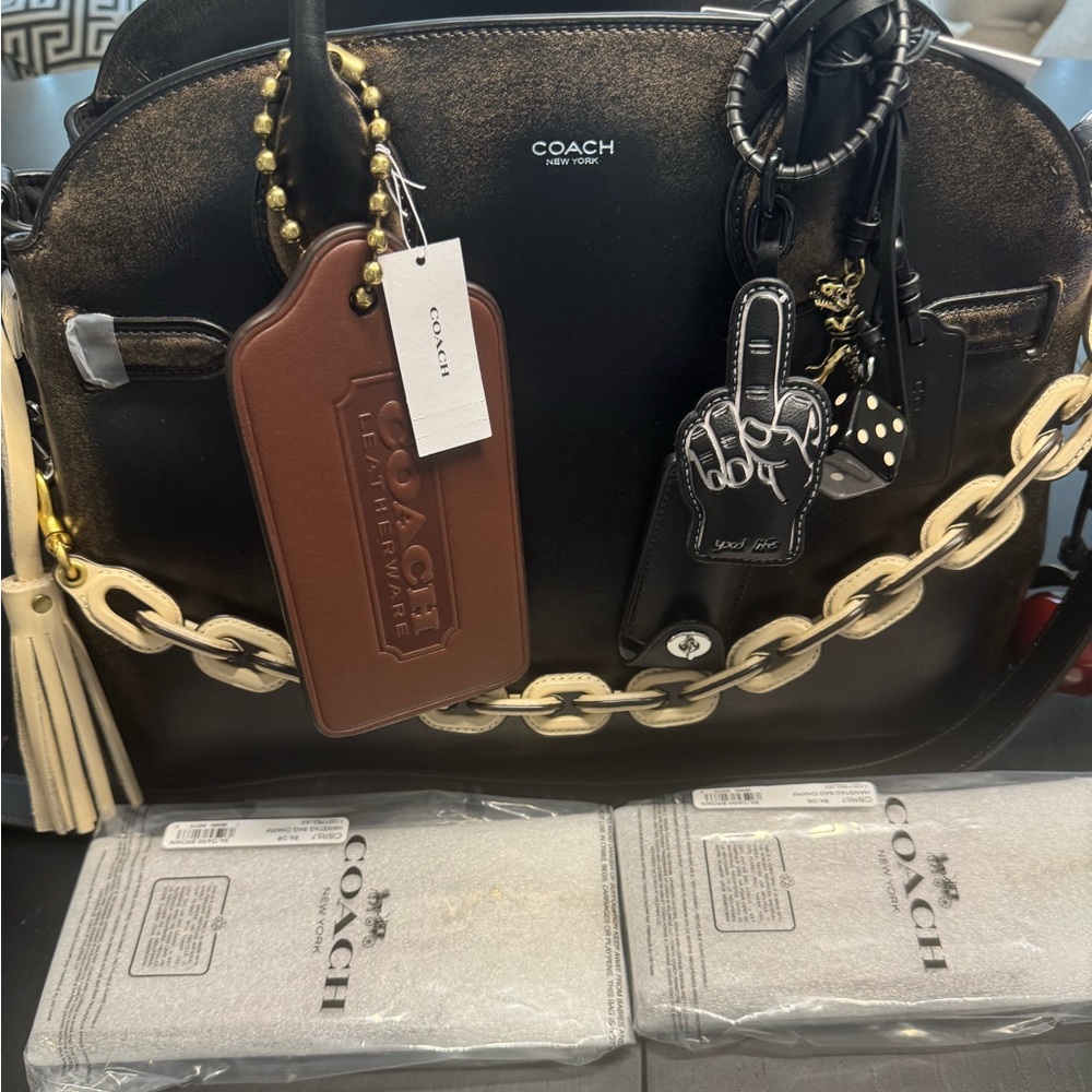 Coach XL Hangtag - Picture 8 of 8